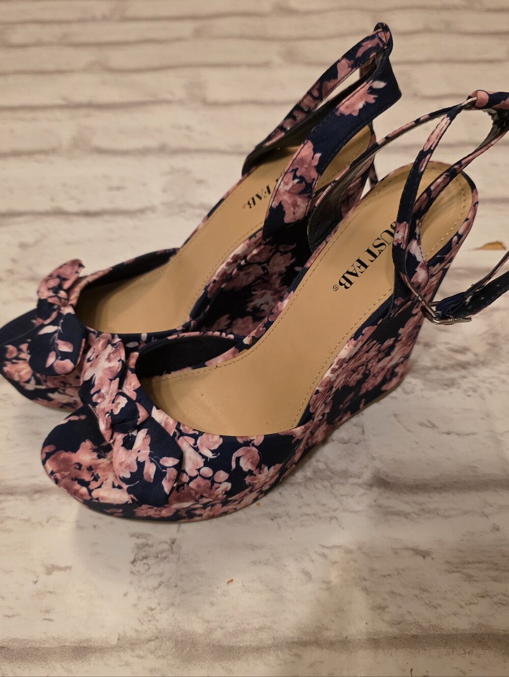 JustFab floral print wedge sandals Size 7.5